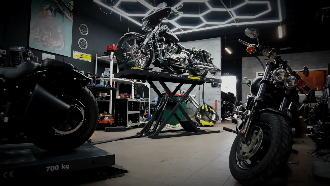 Hala warsztatu Heavyweight Garage w Gdyni